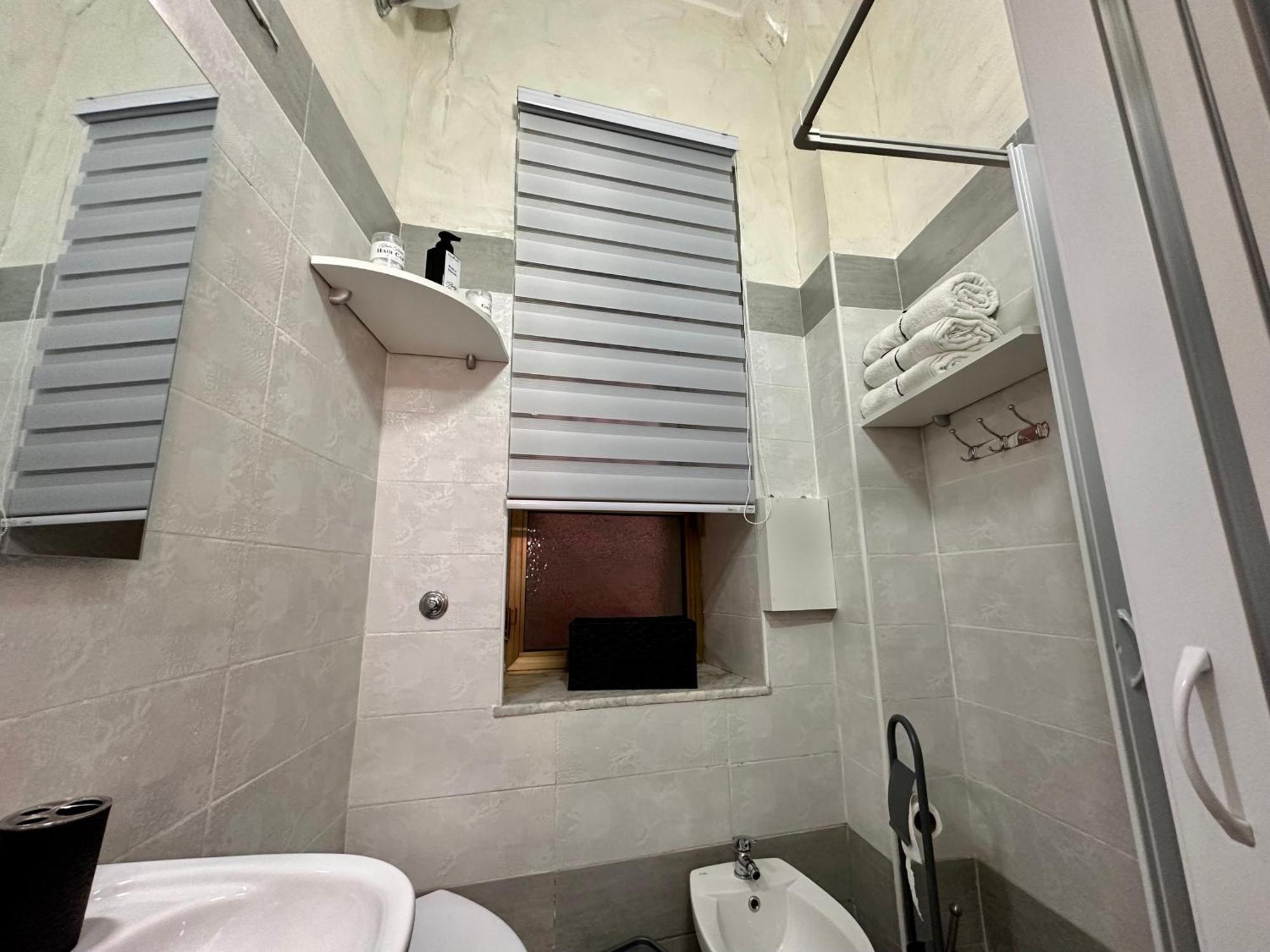 Roila House - Self Checkin Apartment Napoli Ngoại thất bức ảnh